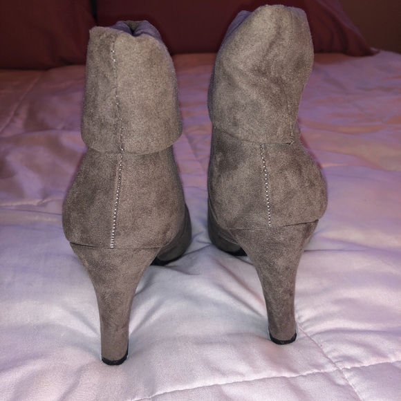 Grey High Heel Booties Women's 7 - Picture 4 of 4